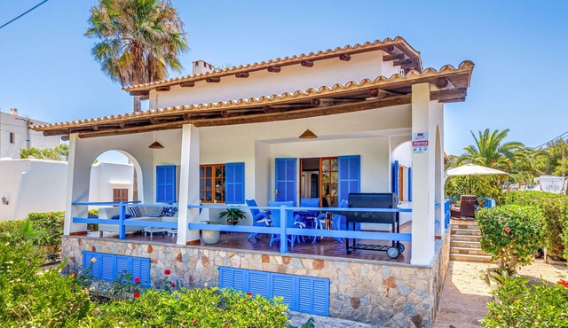 Villa Cala Figuera with Outdoor Terrace and Wi-Fi