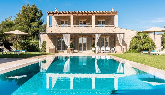 Villa "Can Bossa" with Mountain View, Wi-Fi, Pool, Garden & Terrace
