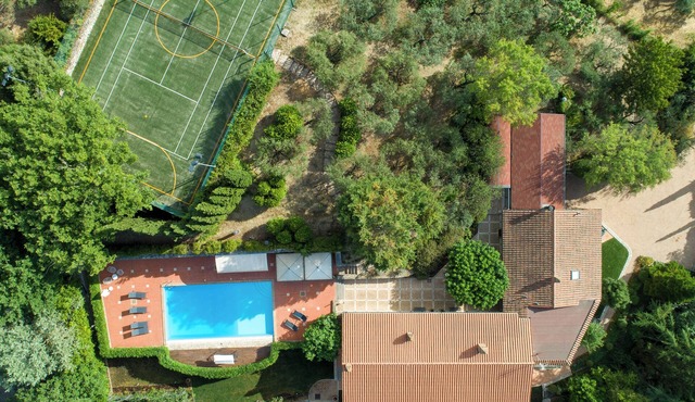 Villa Canonica, sleeps up 15. A/C. Tennis court, pool, gym area, EV charger