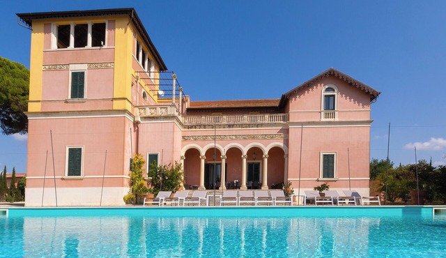 Villa Capozza 18+2, Emma Villas