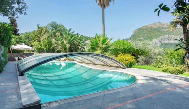 Villa Carob