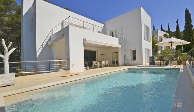 Villa Carritx, modern swimingpool house near the sea in Mallorca