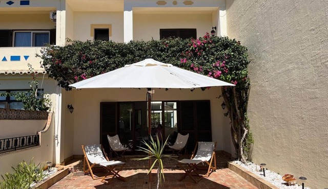 Villa "Casa Da Ermida" near the beach and golf course, with Wi-Fi, terrace and garden
