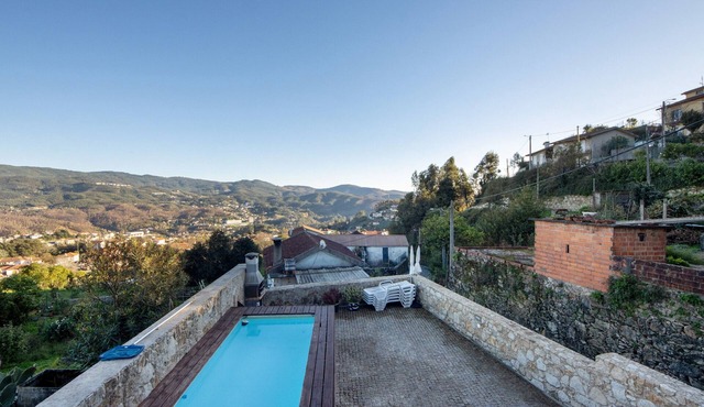 Villa 'Casa De Campo Com Vista A Montanha' with Mountain View and Air Conditioning