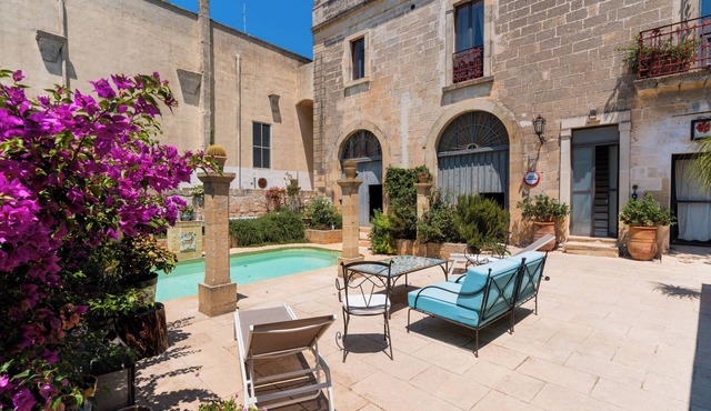 Villa 'Casa Del Tabacco' with Private Pool, Wi-Fi and Air Conditioning