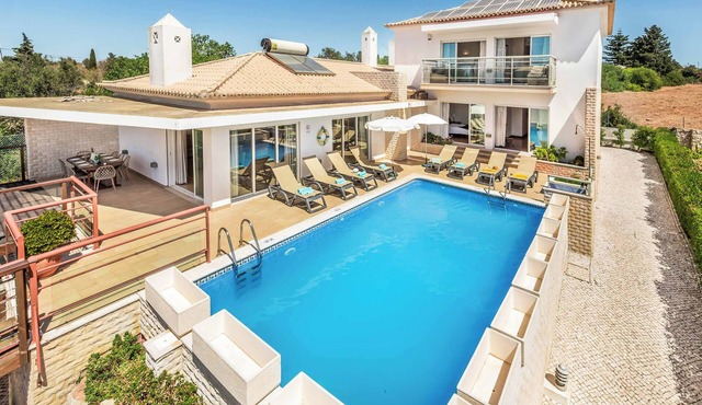 Villa Casa Sol - Four Bedroom Villa, Sleeps 8