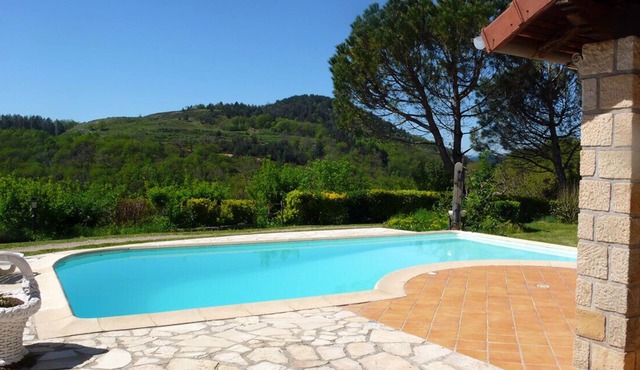VILLA CASTANEA
