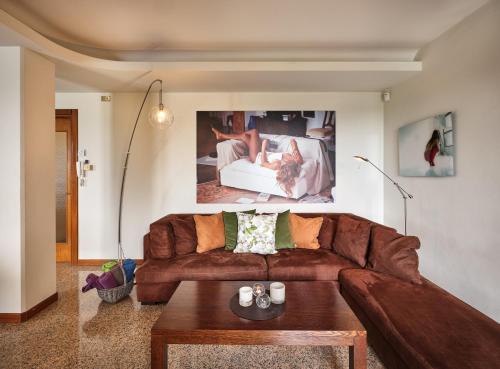 VILLA CELEBRITY - Regarda Travel