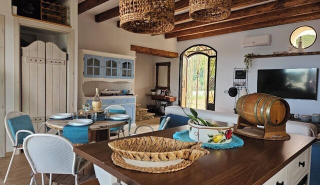 Villa Cerasella - Rustic Sicilian Retreat with Private Pool & Sunset View