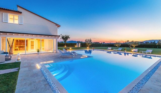 VILLA CHIARA - Five Bedroom Villa, Sleeps 10