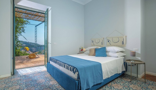 Villa Chiara - Sorrento Amalfi Coast, Vico Equense - sea and Vesuvio View