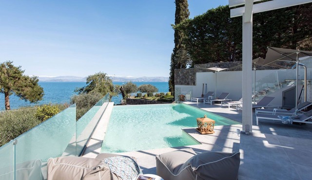 Villa Chloris - Three Bedroom Villa, Sleeps 8
