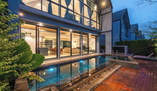 Villa Chuly, Luxurious villa with 3 BR in Bangtao, Phuket