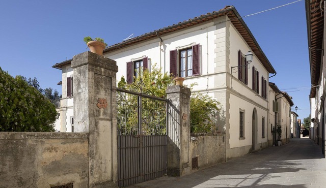 Villa Cicogna Private Villa - sleeps 10 guests in 5 bedrooms