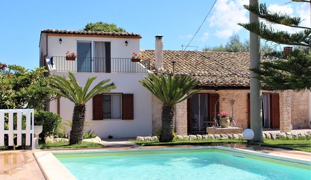 Villa Clara with swimming pool