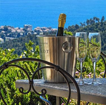 Villa Claudia appartamento di prestigio in villa vista mare