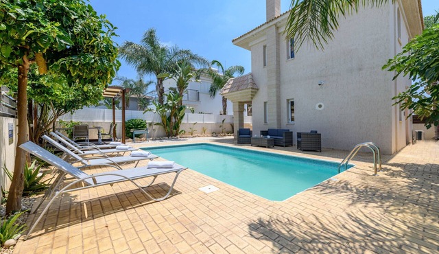 Villa Clementine - Private Pool Retreat