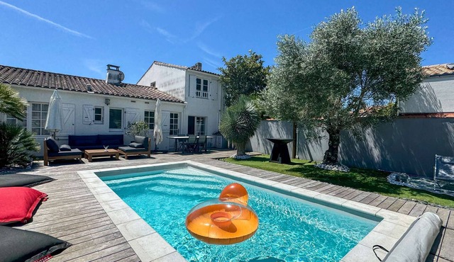 Villa Coco with private pool in the village center