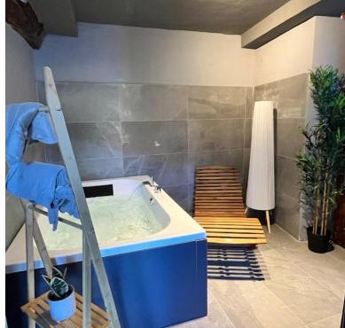 VILLA Como, Jacuzzi Spa and Private Pool
