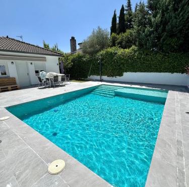 Villa Completa de Verano en Pantano de San Juan con Piscina privada y Barbacoa