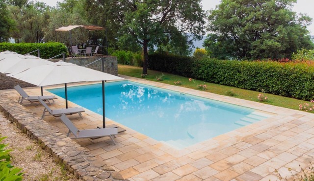 Villa Comunalia by MMega