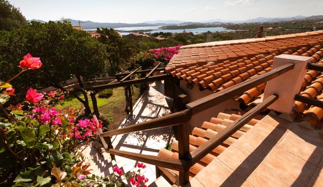 VILLA CON MAGNIFICO TERRAZZO IUN P6868