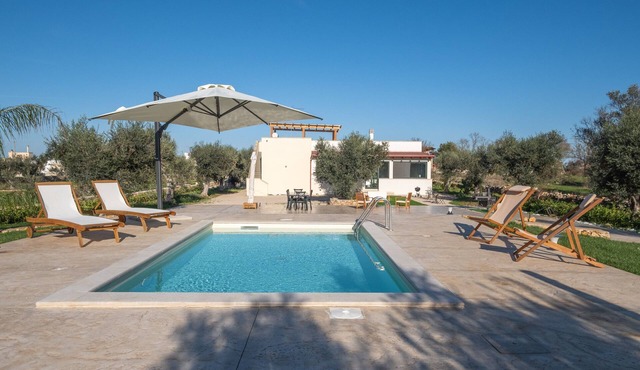 Villa 'Corbezzolo' with Shared Pool, Wi-Fi and Air Conditioning