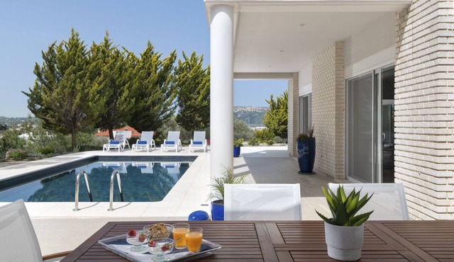 Villa Cornelia - Four Bedroom Villa, Sleeps 12
