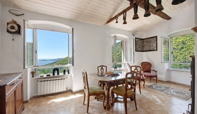 Villa 'Cottage Rustico Con Vista Mare' with Sea View, Shared Terrace and Wi-Fi
