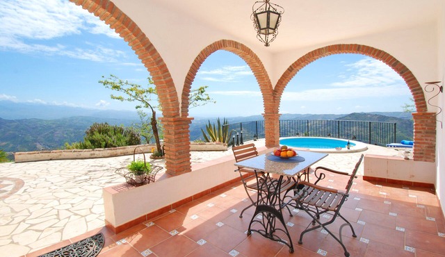 Villa Cuatro Vientos: Experience a Dream Holiday in the Heart of Andalusia