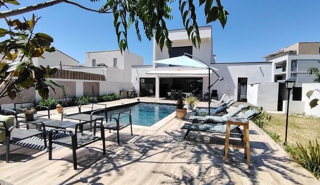 Villa D'architecte Avec Piscine, Idéal Pour les Familles, 20minutes des Plages