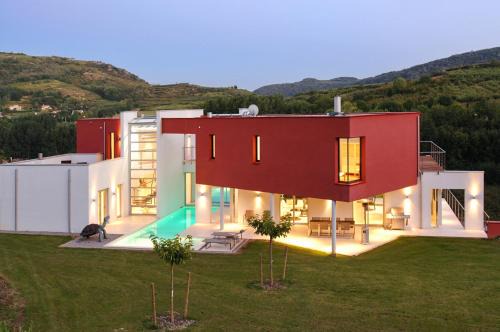 Villa d'exception à Saint Désirat avec piscine privée