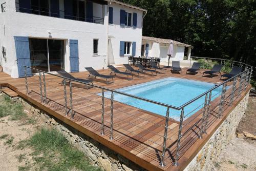 Villa d'exception avec grande terrasse et piscine