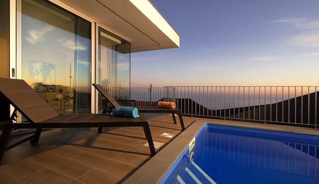 Villa da Silva: Modern 2-bedroom villa located on the idyllic island of Madeira