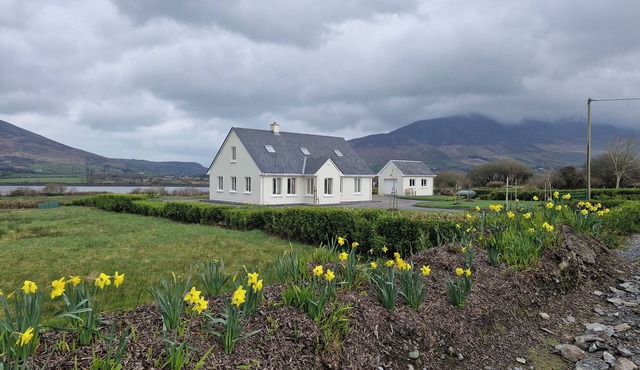Villa Daffodil - Sleeps 2 & Stunning Seaside Views