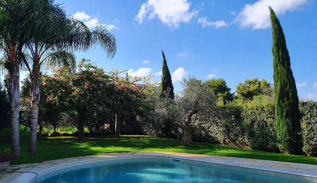 Villa Dammusello with Pool, Garden & Wi-Fi