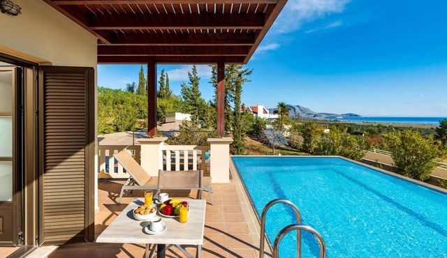 Villa Daphne - Two Bedroom Villa, Sleeps 4