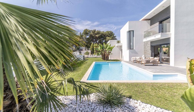 Villa das Dunas - Beautiful contemporary villa with air conditioning, close to beach and tranquil lagoon