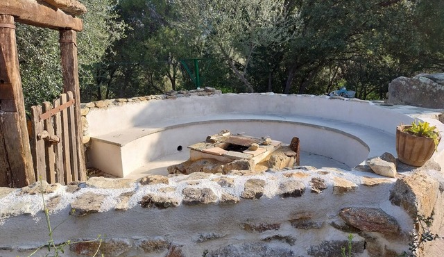 Villa de Charme Avec Piscine Chauffée sur 1000m2 de Jardin Privé