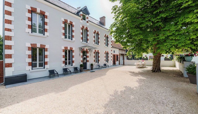 Villa de Nocfond, rural luxury 2 hours from Paris with jacuzzi, sauna, swimming pool, air conditioning