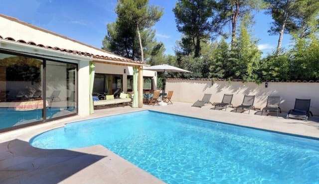 Villa de Vacances Avec Piscine en Provence Jusqu'à 12 Personnes