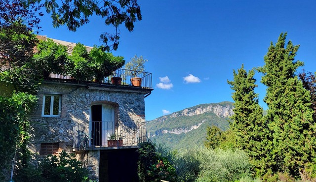 Villa degli Archi, Private pool, mountain views, WIFI, 3 terraces, mature garden