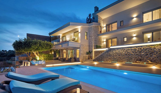 Villa Dell Amore - Private dock - Private Pool - Seafront