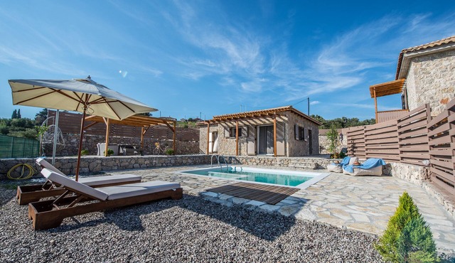 Villa DELTA deluxe villa with pool 5km from Lefkada
