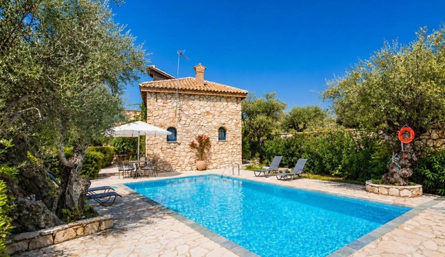 Villa Demetra - Three Bedroom Villa, Sleeps 7