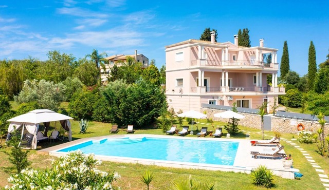 Villa Denise - Four Bedroom Villa, Sleeps 8