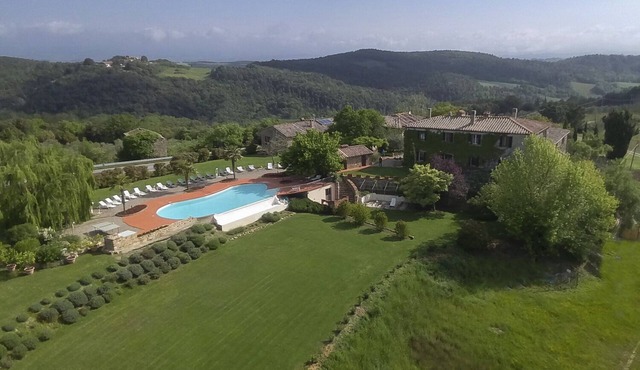 Villa Dipendenza, Historic Holding with wonderful swimming pool