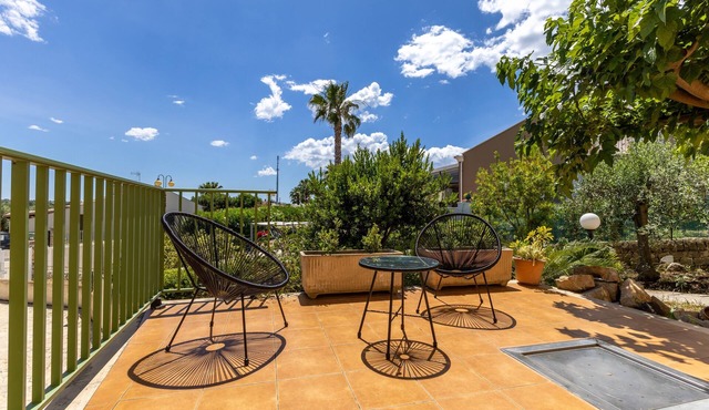 Villa 'Distefano' with Private Garden, Wi-Fi and Air Conditioning
