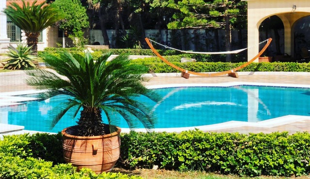 Villa Dolphin. Luxury Villa on the Beach