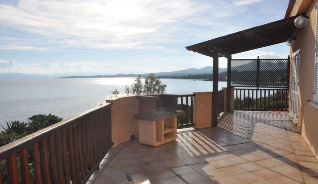 VILLA DOLPHIN TERRACE ON THE SEA